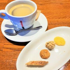 ディナーのコーヒーとお茶菓子 